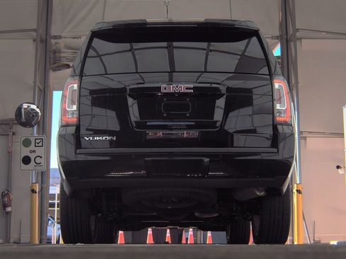 Used 2017 GMC Yukon SLE w/ Convenience Package image 5