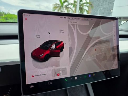 Used 2022 Tesla Model Y Performance AWD/4WD image 3