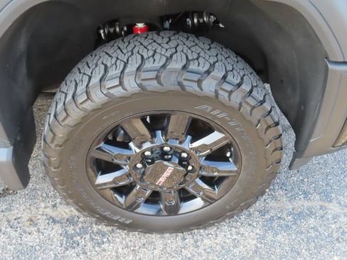 Used 2024 GMC Sierra 2500 AT4 w/ AT4 Premium Plus Package AWD/4WD image 14