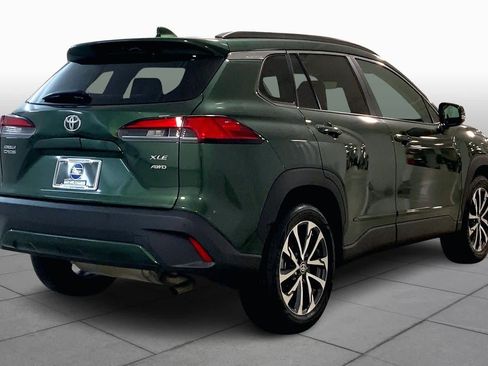 Used 2023 Toyota Corolla Cross XLE image 12