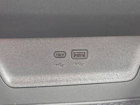 New 2026 Chevrolet Equinox LT w/ Safety and Technology Package FWD image 8