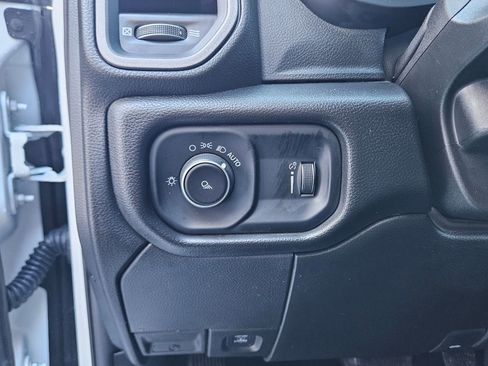 Used 2024 RAM 3500 Tradesman w/ Chrome Appearance Group image 19