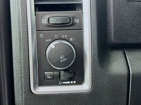 Used 2015 RAM 1500 Limited image 17