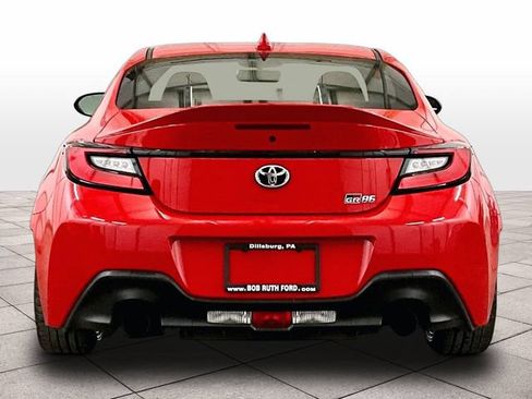 Used 2023 Toyota GR86 Premium w/ ALL Weather Mat Package (TMS) RWD image 4