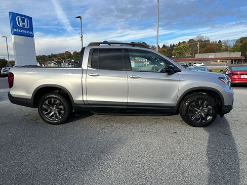 Used 2021 Honda Ridgeline Sport image 3