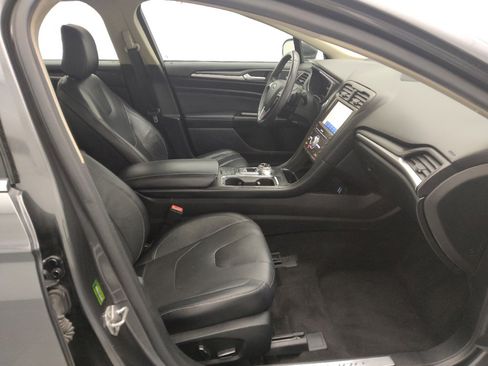 Used 2020 Ford Fusion Titanium image 21