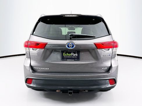 Used 2017 Toyota Highlander XLE image 7