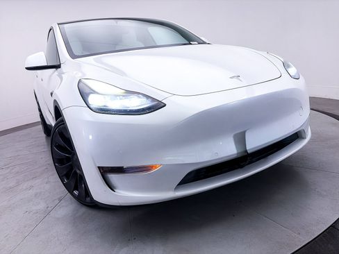 Used 2022 Tesla Model Y Performance AWD/4WD image 7