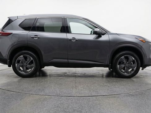 Used 2025 Nissan Rogue SV AWD/4WD image 11