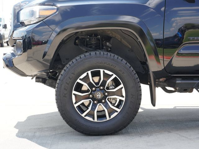 Used 2023 Toyota Tacoma TRD Sport w/ Technology Package AWD/4WD image 9