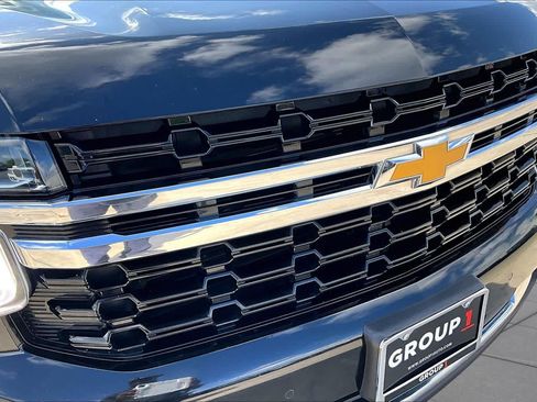 Used 2023 Chevrolet Suburban LS RWD image 30