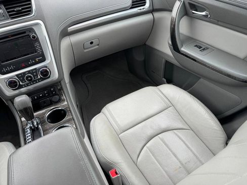 Used 2016 GMC Acadia SLT w/ Open Road Package FWD image 16