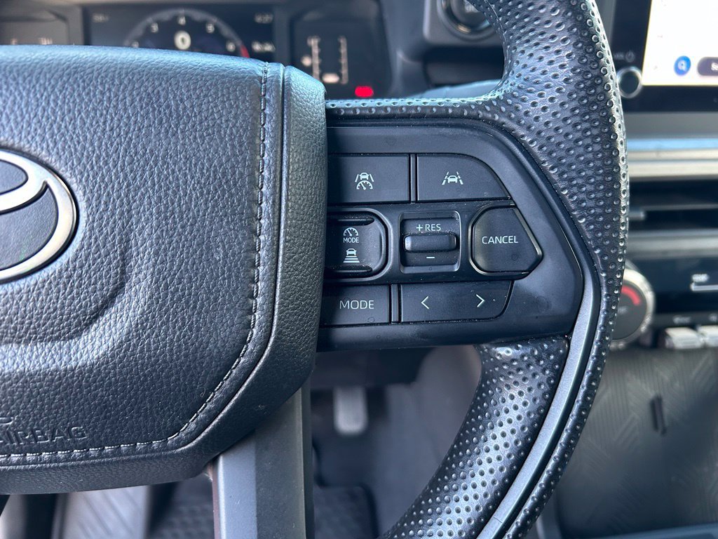 Used 2025 Toyota Tacoma SR5 AWD/4WD image 16