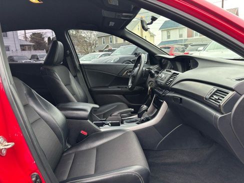 Used 2017 Honda Accord Sport image 15