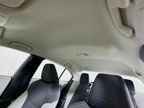 Used 2020 Toyota Corolla L image 11