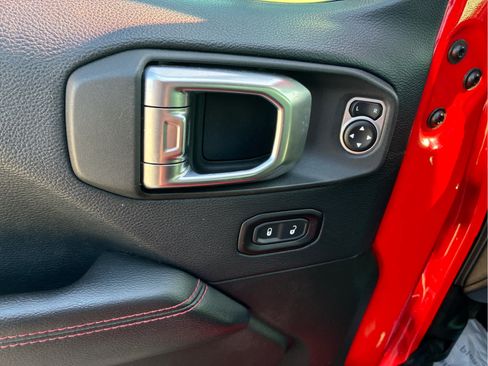 Used 2018 Jeep Wrangler Unlimited Rubicon AWD/4WD image 5