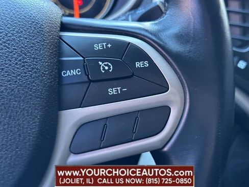 Used 2017 Jeep Cherokee Sport AWD/4WD image 31