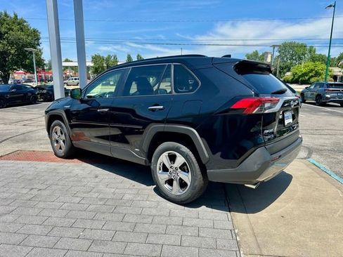 Used 2019 Toyota RAV4 Limited AWD/4WD image 4