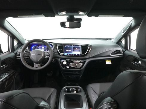 New 2026 Chrysler Pacifica Select w/ S Appearance Package FWD image 7