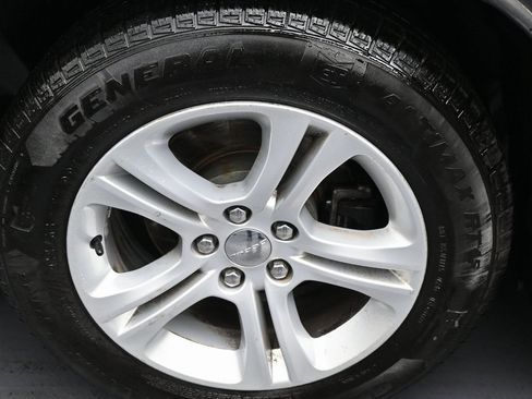 Used 2016 Dodge Charger SE image 30