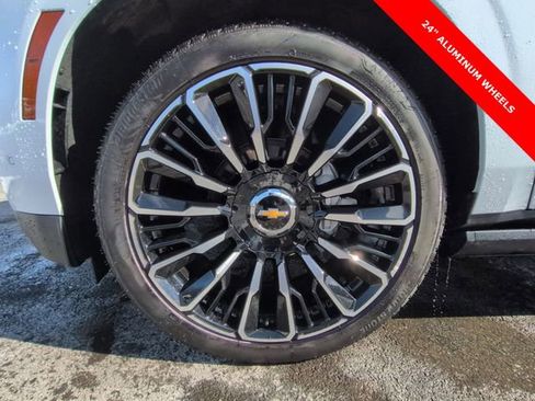 Used 2026 Chevrolet Tahoe High Country AWD/4WD image 34