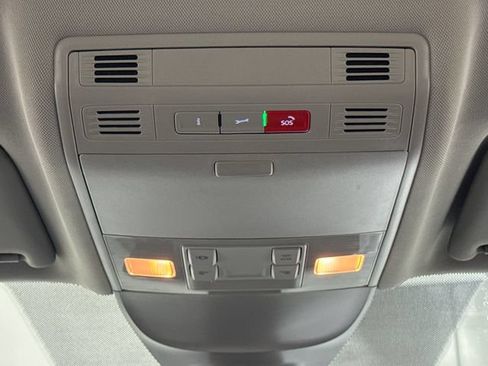 Used 2023 Volkswagen Taos SE AWD/4WD image 27