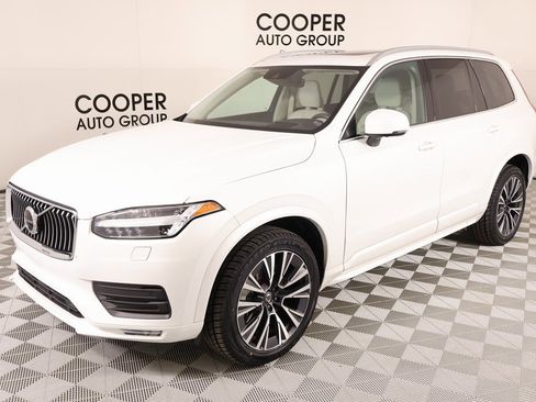 Used 2022 Volvo XC90 T5 Momentum image 10