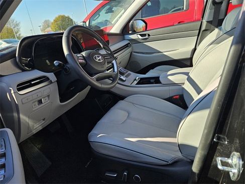 Used 2025 Hyundai Palisade SEL image 5