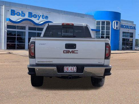 Used 2018 GMC Sierra 1500 SLT w/ Enhanced Driver Alert Package image 4