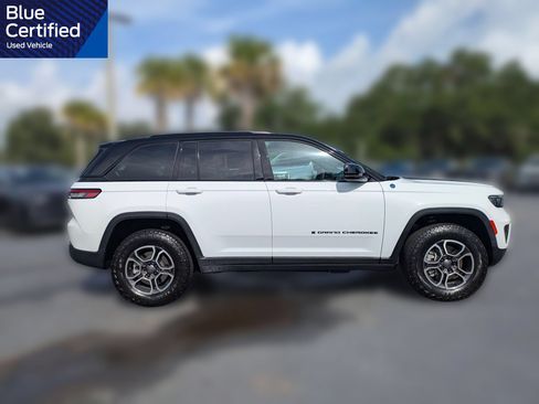 Used 2022 Jeep Grand Cherokee Trailhawk AWD/4WD image 3