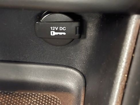 Used 2012 Dodge Avenger SE image 19