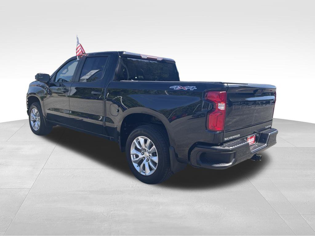 Used 2020 Chevrolet Silverado 1500 Custom w/ Custom Value Package AWD/4WD image 3