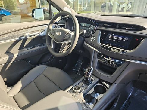 New 2025 Cadillac XT5 Sportv w/ LPO, Floor Liner Package image 10