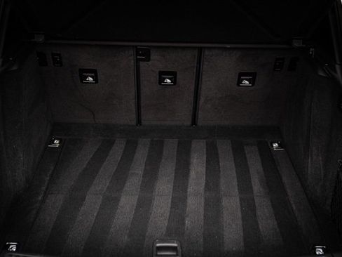 Used 2022 Porsche Macan S w/ Premium Package Plus image 21