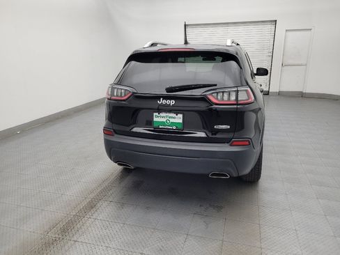 Used 2019 Jeep Cherokee Latitude w/ Cold Weather Group FWD image 7