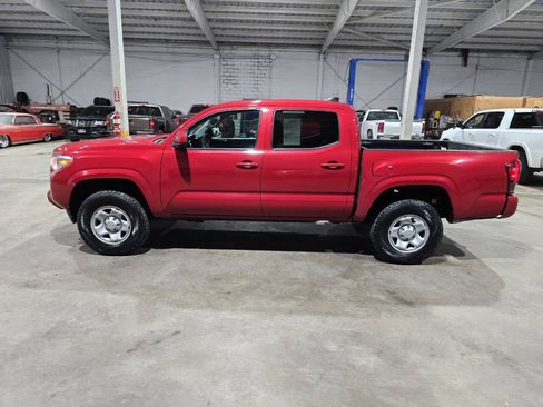 Used 2020 Toyota Tacoma SR AWD/4WD image 5