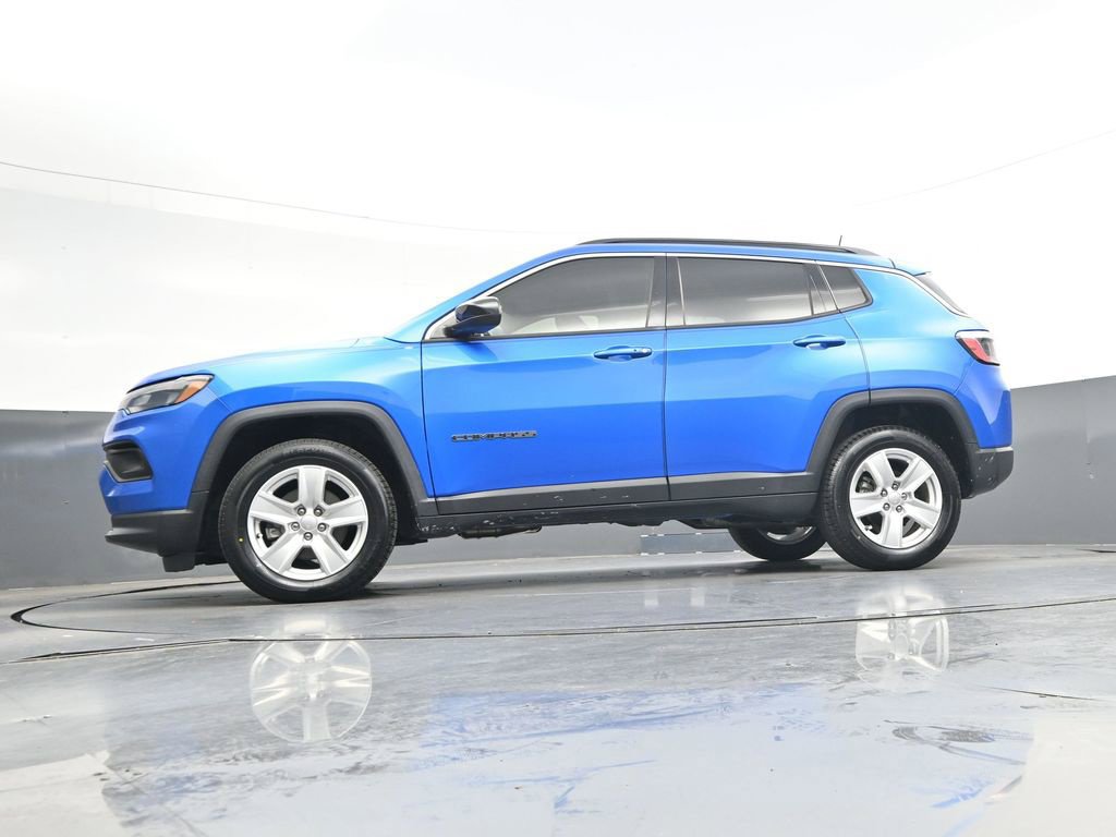 Used 2022 Jeep Compass Latitude w/ Convenience Group AWD/4WD image 38