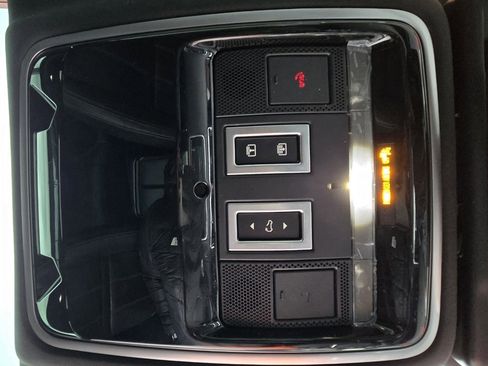 Used 2021 Land Rover Range Rover Velar R-Dynamic S image 30