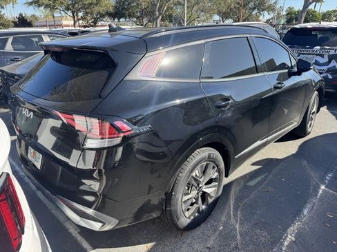 Certified 2023 Kia Sportage SX image 3