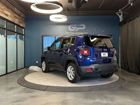 Used 2018 Jeep Renegade Latitude w/ Cold Weather Group image 5