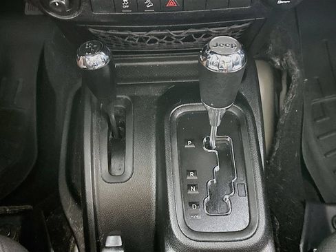 Used 2017 Jeep Wrangler Unlimited Sport w/ Quick Order Package 24S AWD/4WD image 16