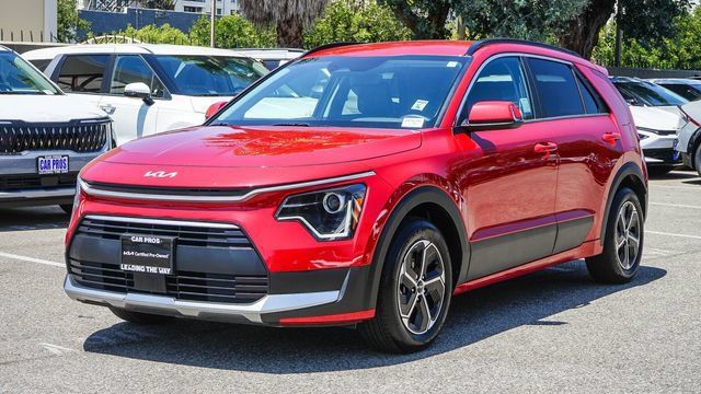 Certified 2025 Kia Niro EX FWD image 4