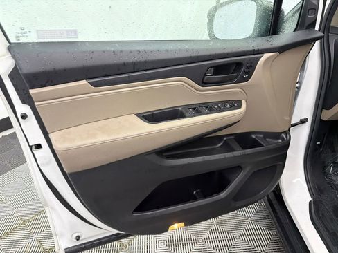 Used 2024 Honda Odyssey EX-L image 11