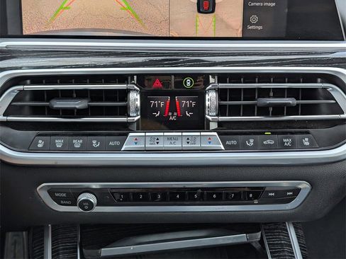 Used 2021 BMW X7 M50i w/ Executive Package image 28