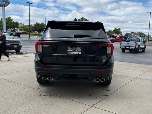 Used 2025 Ford Explorer ST AWD/4WD image 6