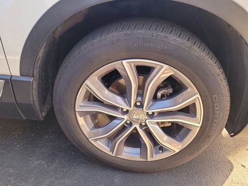 Used 2022 Honda CR-V Touring image 2
