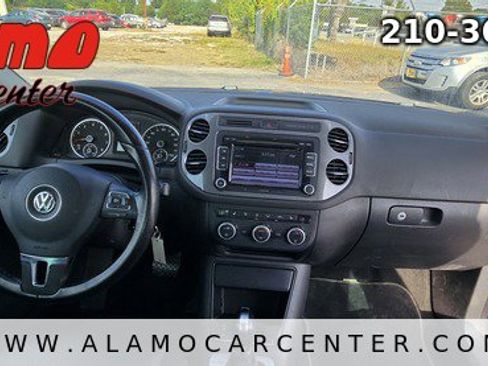 Used 2013 Volkswagen Tiguan S image 18