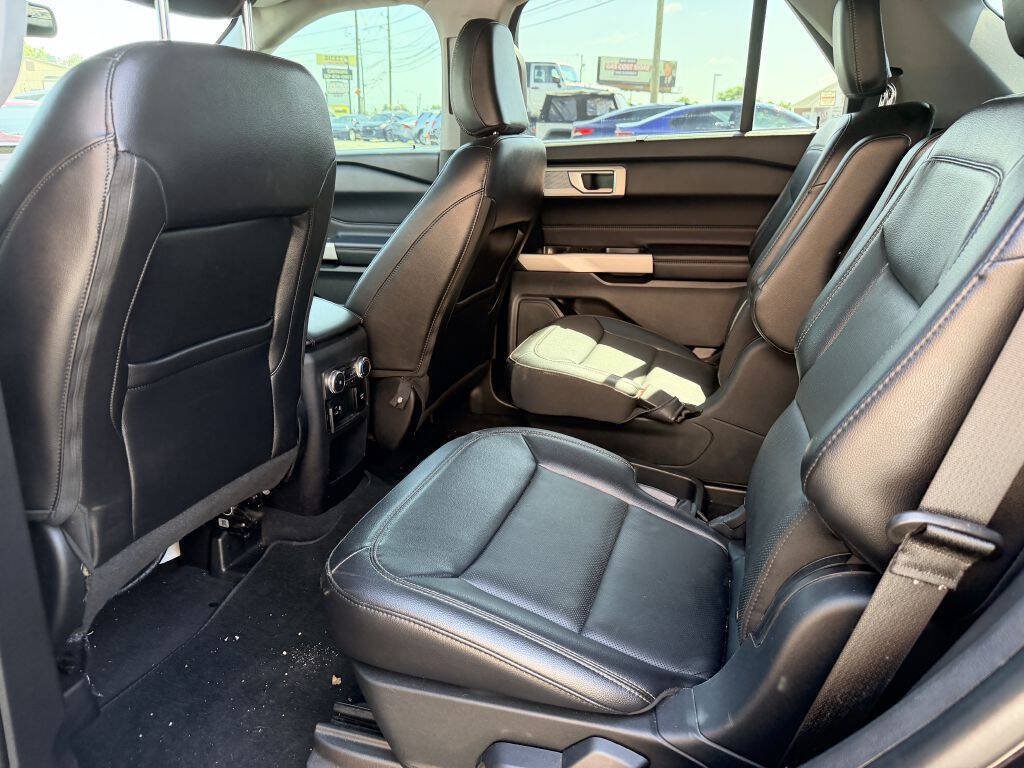 Used 2021 Ford Explorer Limited w/ Equipment Group 301A AWD/4WD image 7
