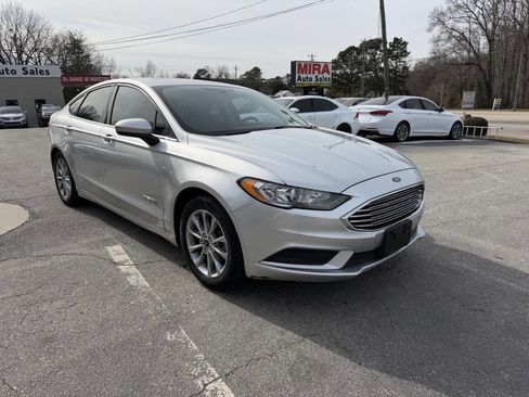 Used 2017 Ford Fusion SE image 8
