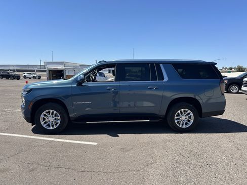 Certified 2025 Chevrolet Suburban LS AWD/4WD image 2